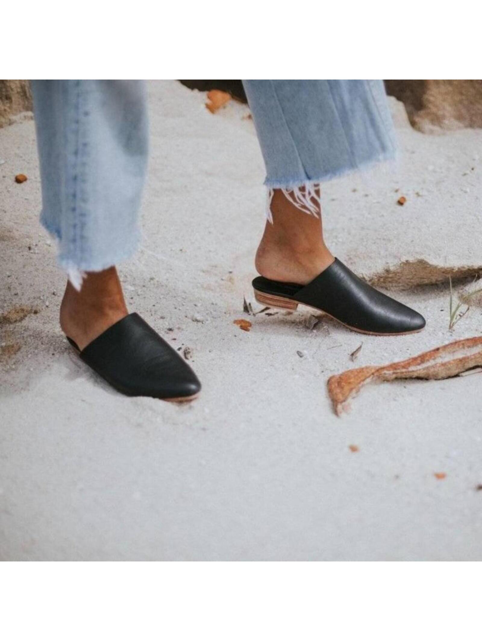 St. Agni Paris Leather Mule